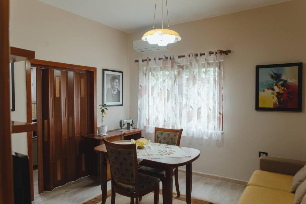 Rare Durres Apartment With Private Parking & Garden Eksteriør bilde