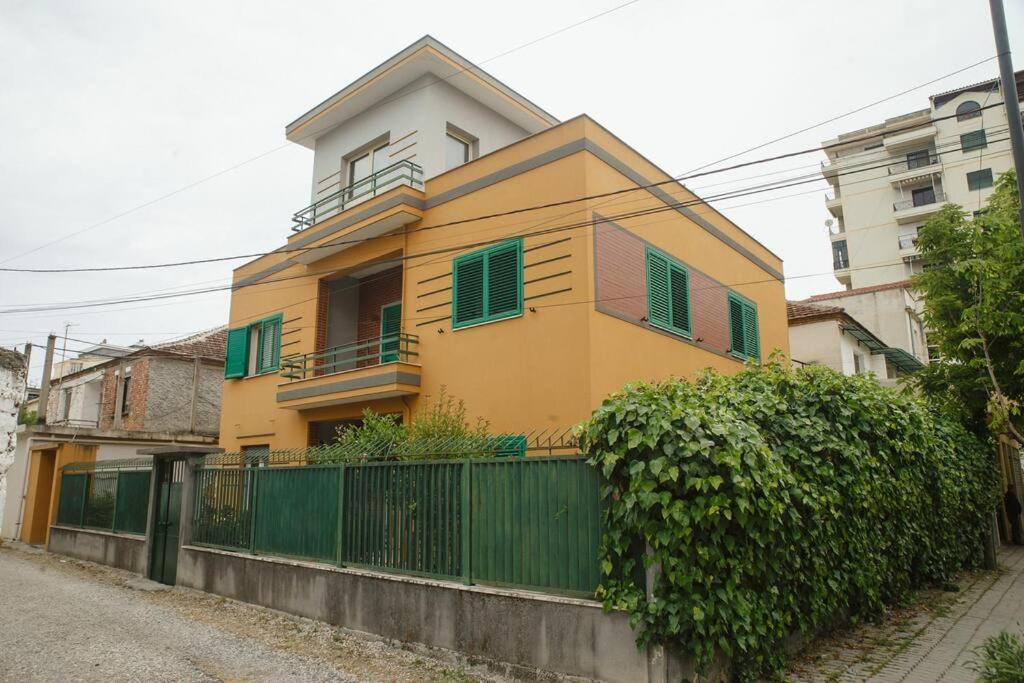 Rare Durres Apartment With Private Parking & Garden Eksteriør bilde